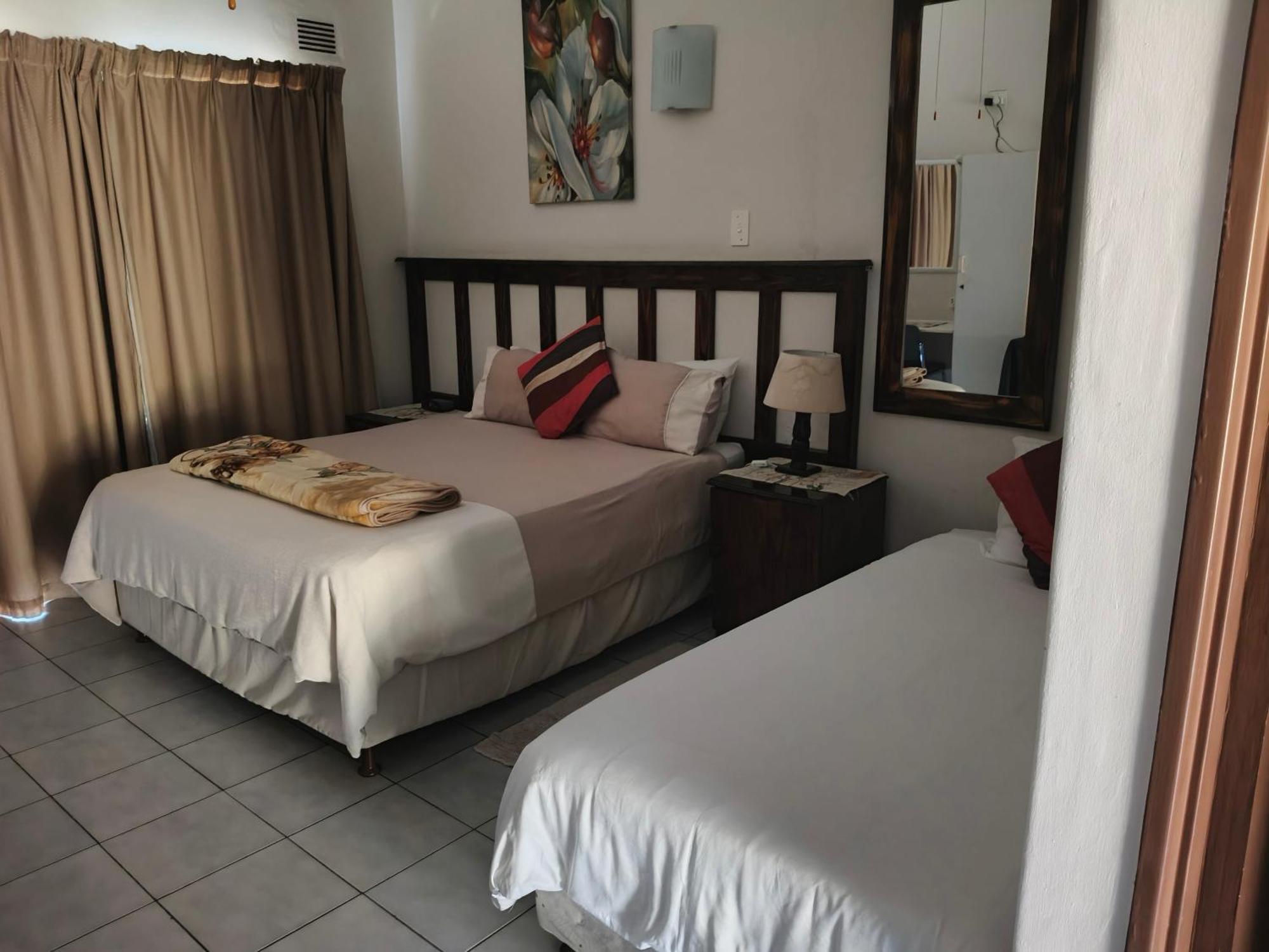 La Rochelle Inn Richards Bay Exterior photo