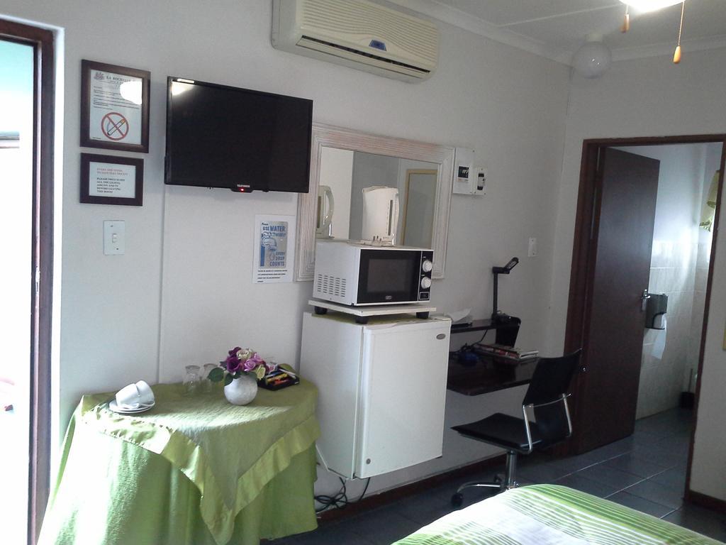 La Rochelle Inn Richards Bay Exterior photo
